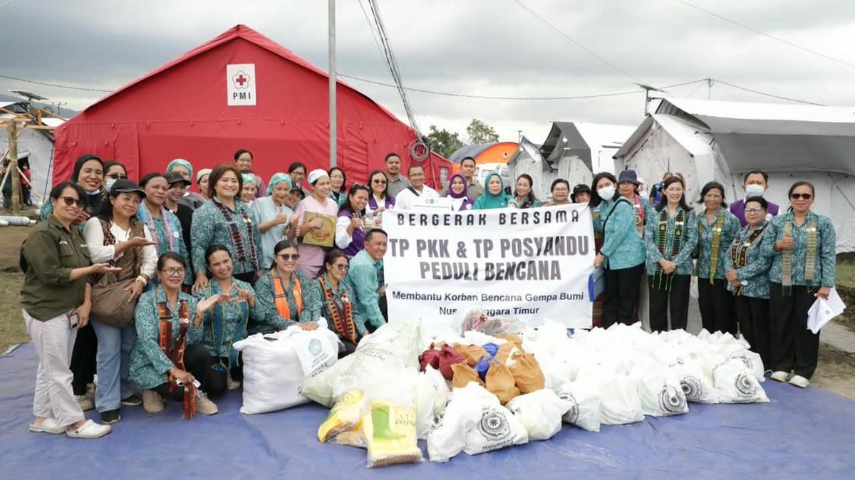TP PKK dan TP Posyandu Pusat Bantu Warga Terdampak Bencana di NTT
