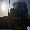 Erupsi G. Anak Krakatau, Lampung pada tanggal 09 Oktober 2026 pukul 16:17 WIB dengan tinggi kolom erupsi teramati  250 m di atas puncak ( 407 m di atas permukaan laut). (Tangkapan Layar Thread/badan.geologi)
