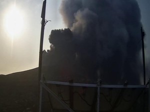 Anak Krakatau Meletus 3 Kali Pagi Ini, Suplai Energi Disebut Masih Berlangsung