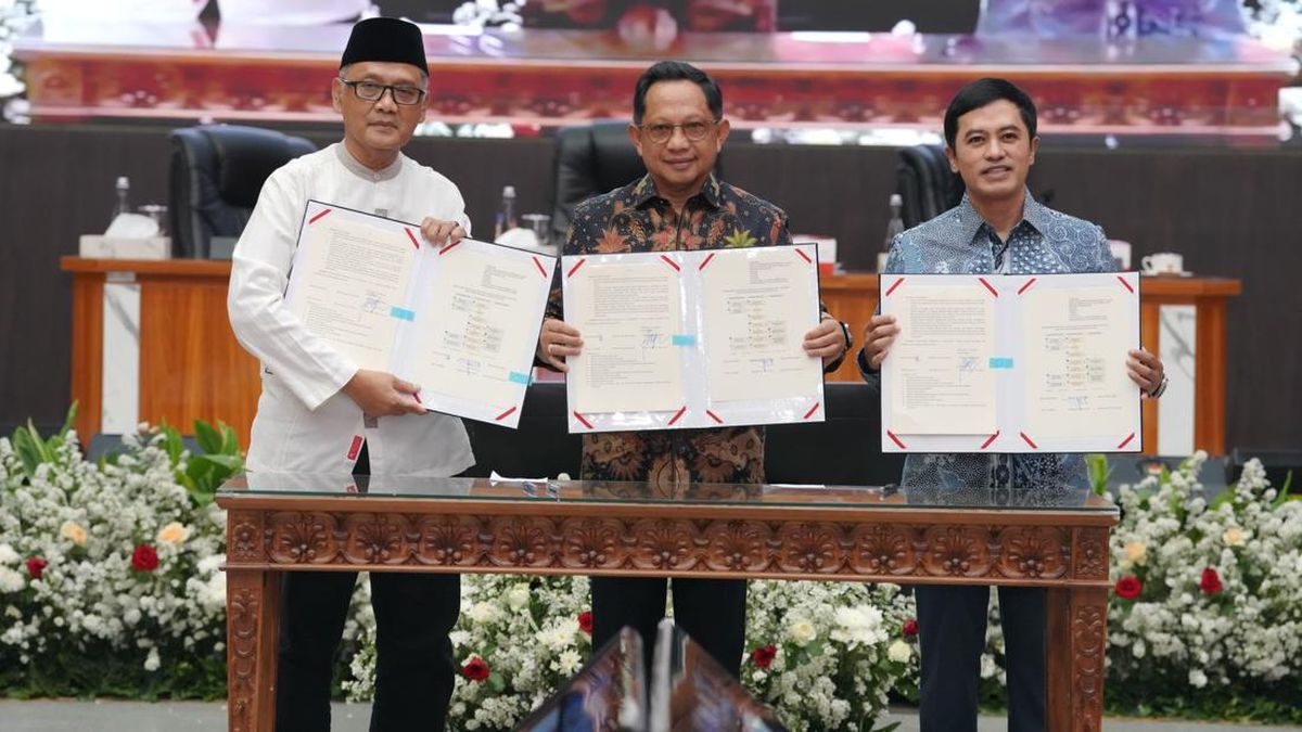Mendagri Teken SEB Digitalisasi Layanan Haji Berbasis Data Kependudukan — NadiKabar.com