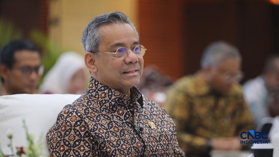 Menteri Keuangan, Suahasil Nazara menyampaikan keterangan saat Konferensi Pers APBN KiTa Edisi Oktober 2026 di Gedung Djuanda, Kementerian Keuangan, Jakarta, Jumat (9/10/2026). (CNBC Indonesia/Faisal Rahman)