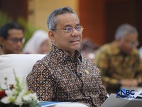 Menteri Keuangan, Suahasil Nazara menyampaikan keterangan saat Konferensi Pers APBN KiTa Edisi Oktober 2026 di Gedung Djuanda, Kementerian Keuangan, Jakarta, Jumat (9/10/2026). (CNBC Indonesia/Faisal Rahman)
