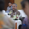 Menteri Keuangan, Suahasil Nazara menyampaikan keterangan saat Konferensi Pers APBN KiTa Edisi Oktober 2026 di Gedung Djuanda, Kementerian Keuangan, Jakarta, Jumat (9/10/2026). (CNBC Indonesia/Faisal Rahman)