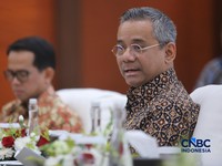 Menteri Keuangan, Suahasil Nazara menyampaikan keterangan saat Konferensi Pers APBN KiTa Edisi Oktober 2026 di Gedung Djuanda, Kementerian Keuangan, Jakarta, Jumat (9/10/2026). (CNBC Indonesia/Faisal Rahman)