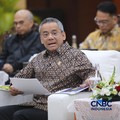 Menteri Keuangan, Suahasil Nazara menyampaikan keterangan saat Konferensi Pers APBN KiTa Edisi Oktober 2026 di Gedung Djuanda, Kementerian Keuangan, Jakarta, Jumat (9/10/2026). (CNBC Indonesia/Faisal Rahman)