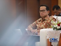 Wakil Menteri Keuangan, Nurkholisoh Ibnu Aman saat Konferensi Pers APBN KiTa Edisi Oktober 2026 di Gedung Djuanda, Kementerian Keuangan, Jakarta, Jumat (9/10/2026). (CNBC Indonesia/Faisal Rahman)