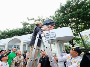 Sempat Ditolak Warga, Pemkot Solo Sterilkan Parkir Depan Masjid Zayed