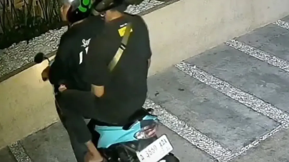Ilustrasi berita Nasional: 2 Maling Laptop di Lapangan Padel Coach Justin Terekam CCTV, Ini Tampangnya