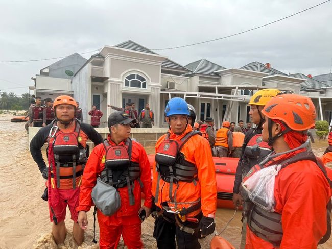 Banjir melanda dua kecamatan di Kota Padang, Sumatera Barat (Sumbar), pada Sabtu (10/10/2026).