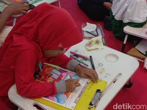 Rehat dari Gadget, Ratusan Anak di Nganjuk Ikuti Festival Literasi