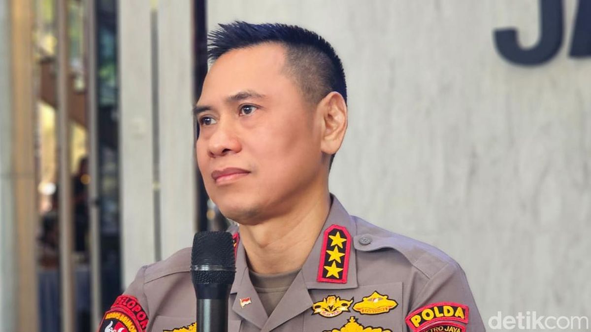 Ilustrasi berita Nasional: Kapolda Metro Sebar Nomor WA Aduan, Tekankan Polisi Bersama Masyarakat