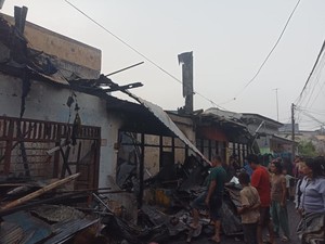 Kebakaran Hanguskan 7 Rumah dan 1 Gudang di Bontoala Makassar
