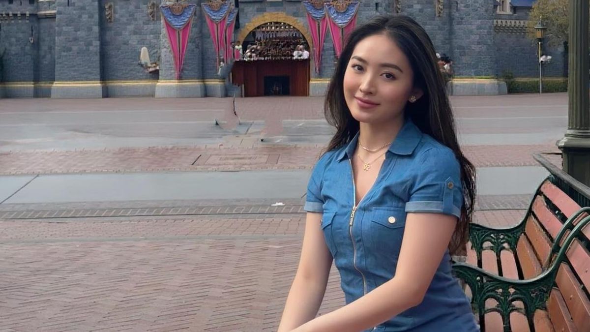 Momen Natasha Wilona Bahagia Wujudkan Impian ke Disneyland Pertama di Dunia — NadiKabar.com