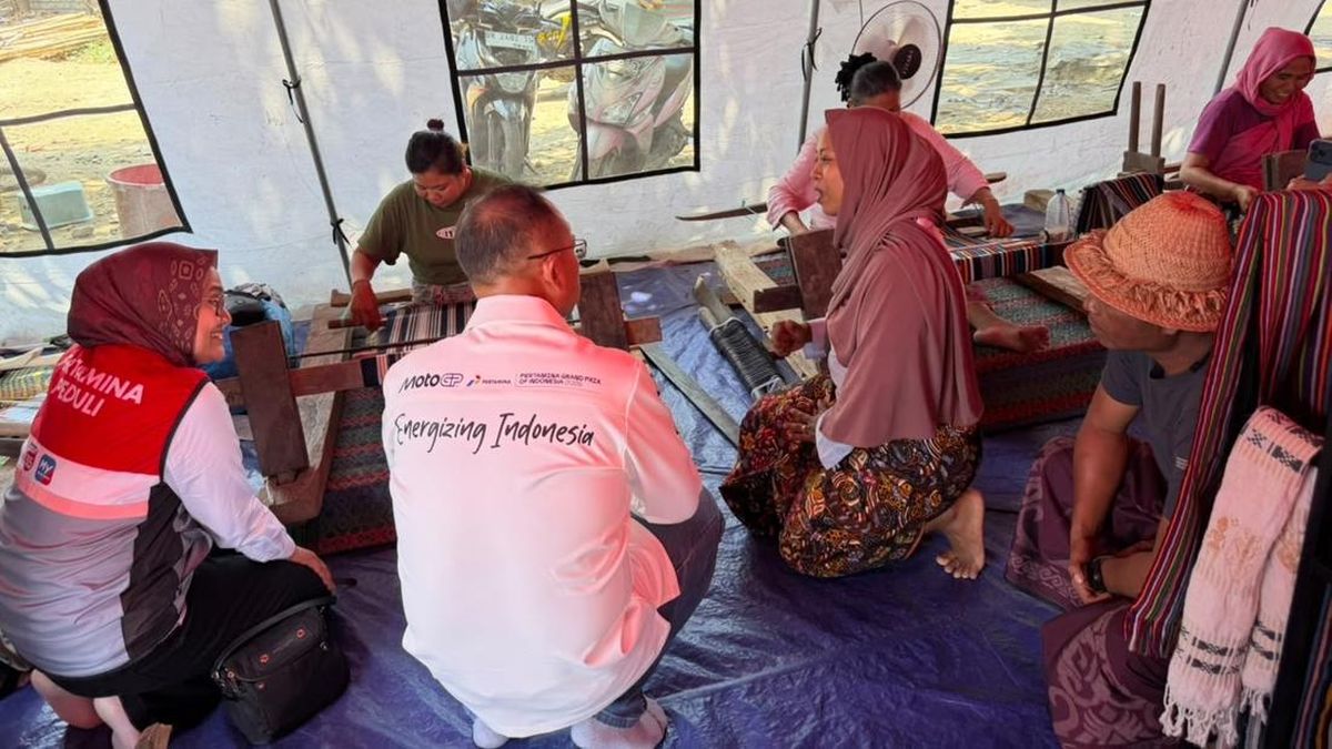 Pertamina Beri Bantuan 45 Alat Tenun &amp; Pelatihan ke Perajin Desa Adat Sade — NadiKabar.com
