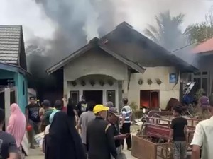 Pria di Konawe Bakar Rumah Usai Pergoki Istri Diduga Selingkuh