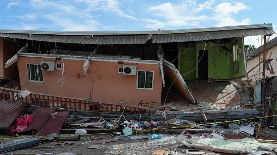 Hotel Mi Valle tampak runtuh sebagian setelah gempa bumi melanda dekat pesisir selatan Panama di Tonosi, Panama, pada 10 Oktober 2026.