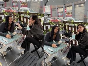 Gaya Andre Taulany Pamer Momen Kompak Putrinya Bareng Amanda Rigby