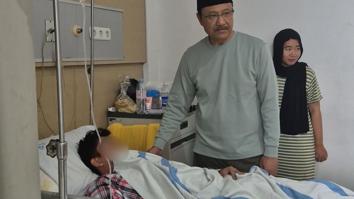 Mensos Jenguk dan Salurkan Santunan Korban Kebakaran Rumah Makan Padang — NadiKabar.com