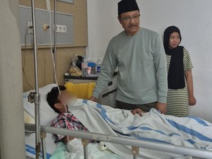 Mensos Jenguk dan Salurkan Santunan Korban Kebakaran Rumah Makan Padang