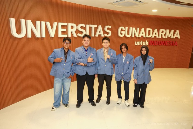 Kepala Otorita Ibu Kota Nusantara (IKN) Basuki Hadimuljono menyambut mahasiswa angkatan pertama Universitas Gunadarma IKN dalam kuliah umum di Gedung N1 Universitas Gunadarma IKN, Senin (28/9/2026). (Dok. Humas OIKN/Kevin)