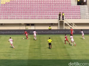 Skor Kacamatan Tutup Babak Pertama Laga Persis Solo Vs De Red