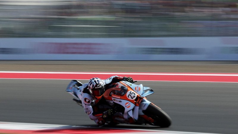 Pembalap Trackhouse MotoGP Team Raul Fernandez beraksi saat balapan MotoGP Grand Prix Indonesia 2026, di Sirkuit Internasional Mandalika, Mandalika, Indonesia, (11/10/2026).