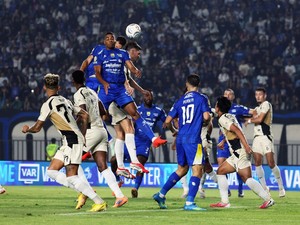 Babak I Persib Vs Dewa United: Maung Bandung Kebobolan 2 Gol