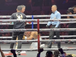 Petinju Filipina Bertekuk Lutut di Hadapan Daud Yordan pada Ronde 8