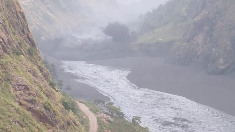 Rekaman udara yang beredar di media sosial memperlihatkan sebuah desa di Provinsi Gandaki, Nepal, terendam banjir setelah arus deras menerjang wilayah Nepal bagian tengah pada Minggu (11/10/2026). (Tangkapan Layar Video AFPTV)