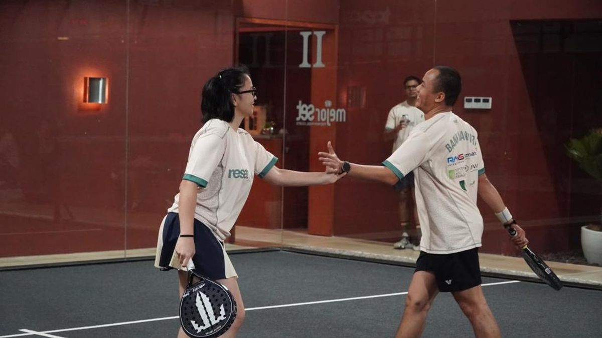 Ketika Pekerja Kantoran Beradu di Lapangan Padel — NadiKabar.com