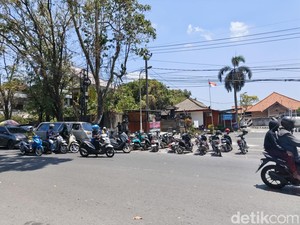 Antrean di SPBU Tabanan, Disperindag Ungkap Jatah BBM Berkurang 50 Persen