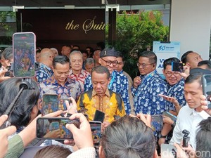 Global Oil Prices Fall, Why Not in Indonesia? Minister Bahlil Explains