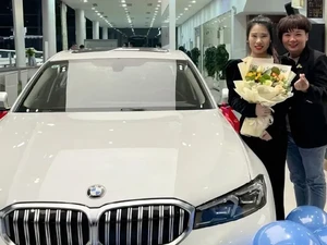 Bikin Iri! Karyawan Restoran Hotpot Dapat BMW Gratis dari Bosnya