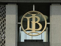 Logo Bank Indonesia (BI). (REUTERS/Ajeng Dinar Ulfiana)