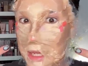 Viral Trik Makeup Pakai Plastik, Diklaim Bisa Hemat Waktu 20 Menit