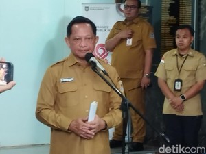 Mendagri Minta Kepala Daerah Larang Bakar Lahan di Masa Darurat Karhutla