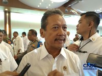 Menteri Kelautan dan Perikanan Sakti Wahyu Trenggono saat ditemui di Auditorium KKP, Jakarta, Senin (12/10/2026). (CNBC Indonesia/Martyasari rizky)