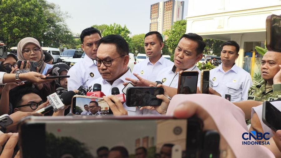 Menteri Koordinator bidang Politik dan Keamanan (Menko Polkam) Jenderal TNI (Purn.) Dudung Abdurachman di Istana Negara, Senin (12/10/2026). (CNBC Indonesia/Emir Yanwardhana)