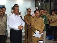 Menteri Pertanian Andi Amran Sulaiman dan Menteri Dalam Negeri Tito Karnavian menandatangani Surat Edaran bersama tentang pengelolaan sarana dan prasarana, serta ketenagaan penyuluhan pertanian dalam rangka swasembada pangan berkelanjutan di Jakarta,