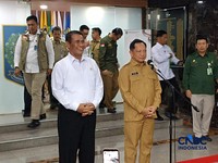 Menteri Pertanian Andi Amran Sulaiman dan Menteri Dalam Negeri Tito Karnavian menandatangani Surat Edaran bersama tentang pengelolaan sarana dan prasarana, serta ketenagaan penyuluhan pertanian dalam rangka swasembada pangan berkelanjutan di Jakarta,