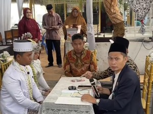 Marah-marah Penghulu Mojokerto Lalu Minta Maaf Usai Dirujak Netizen