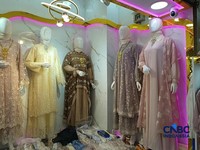 Gamis model "Lepas Landas" lagi heboh juga di Pasar Tanah Abang. (CNBC Indonesia/Martyasari Rikzy)