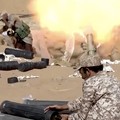 Kelompok Houthi yang berafiliasi dengan Iran merilis rekaman yang memperlihatkan serangan terhadap pasukan pemerintah Yaman yang didukung Arab Saudi di Provinsi Marib, Senin (12/10/2026). (Tangkapan Layar Video Reuters/HOUTHI MILITARY MEDIA)