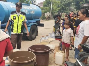 1,9 Juta Liter Air Bersih Disalurkan ke Warga Kota Jambi Atasi Kekeringan