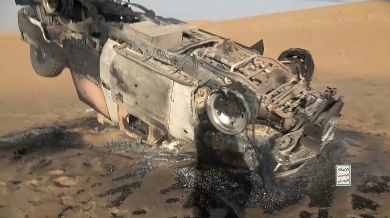 Kelompok Houthi yang berafiliasi dengan Iran merilis rekaman yang memperlihatkan serangan terhadap pasukan pemerintah Yaman yang didukung Arab Saudi di Provinsi Marib, Senin (12/10/2026). (Tangkapan Layar Video Reuters/HOUTHI MILITARY MEDIA)