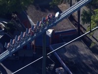 Satu orang tewas dan sejumlah lainnya mengalami luka-luka dalam insiden roller coaster di Georgia, Amerika Serikat (AS), pada Senin (12/10/2026). (Tangkapan Layar Video Reuters/ABC AFFILIATE WSB-TV)