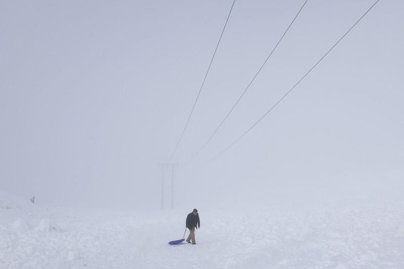 Sebuah pemandangan dari drone memperlihatkan lift ski di resor ski Valle Nevado selama musim salju yang luar biasa&mdash;yang dipicu oleh salah satu episode El Ni&ntilde;o paling intens dalam beberapa dekade terakhir menurut Direktorat Meteorologi Chili&mdash;di Santiago, Chili, pada 12 Oktober 2026. (REUTERS/Pablo Sanhueza)