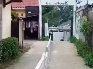 Warga Cluster di Depok Sempat Unggah Video Asap Sampah Sebelum Akses Ditembok