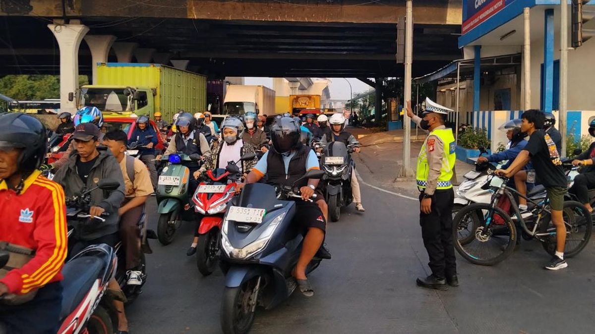 Ada Truk Mogok di Cakung, Jl Raya Bekasi Arah Pulo Gadung Macet — NadiKabar.com