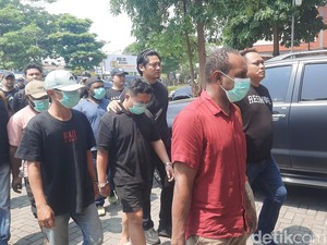 24 Orang Jadi Tersangka Buntut Bentrok Debt Collector Vs Warga di  Kudus